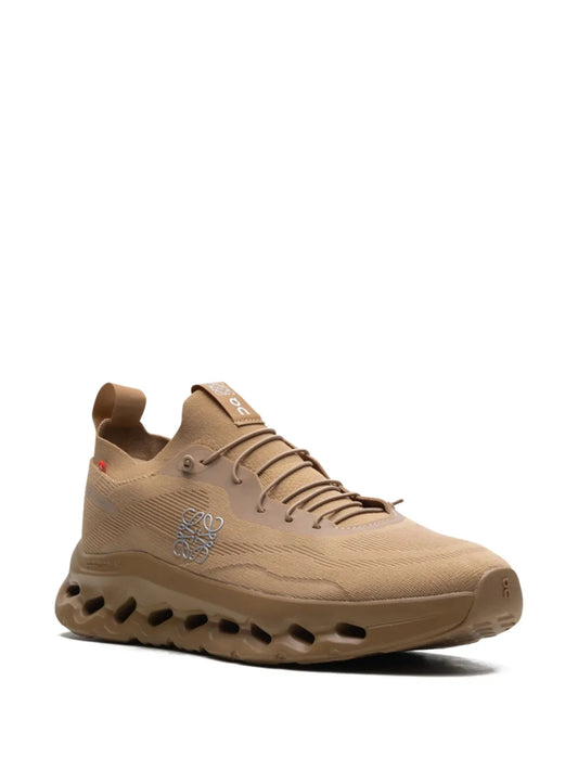 Cloudtilt LOEWE – Dark Sand