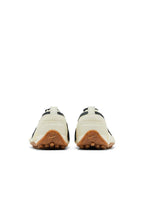 Nike Moon Shoe SP
Jacquemus Alabaster