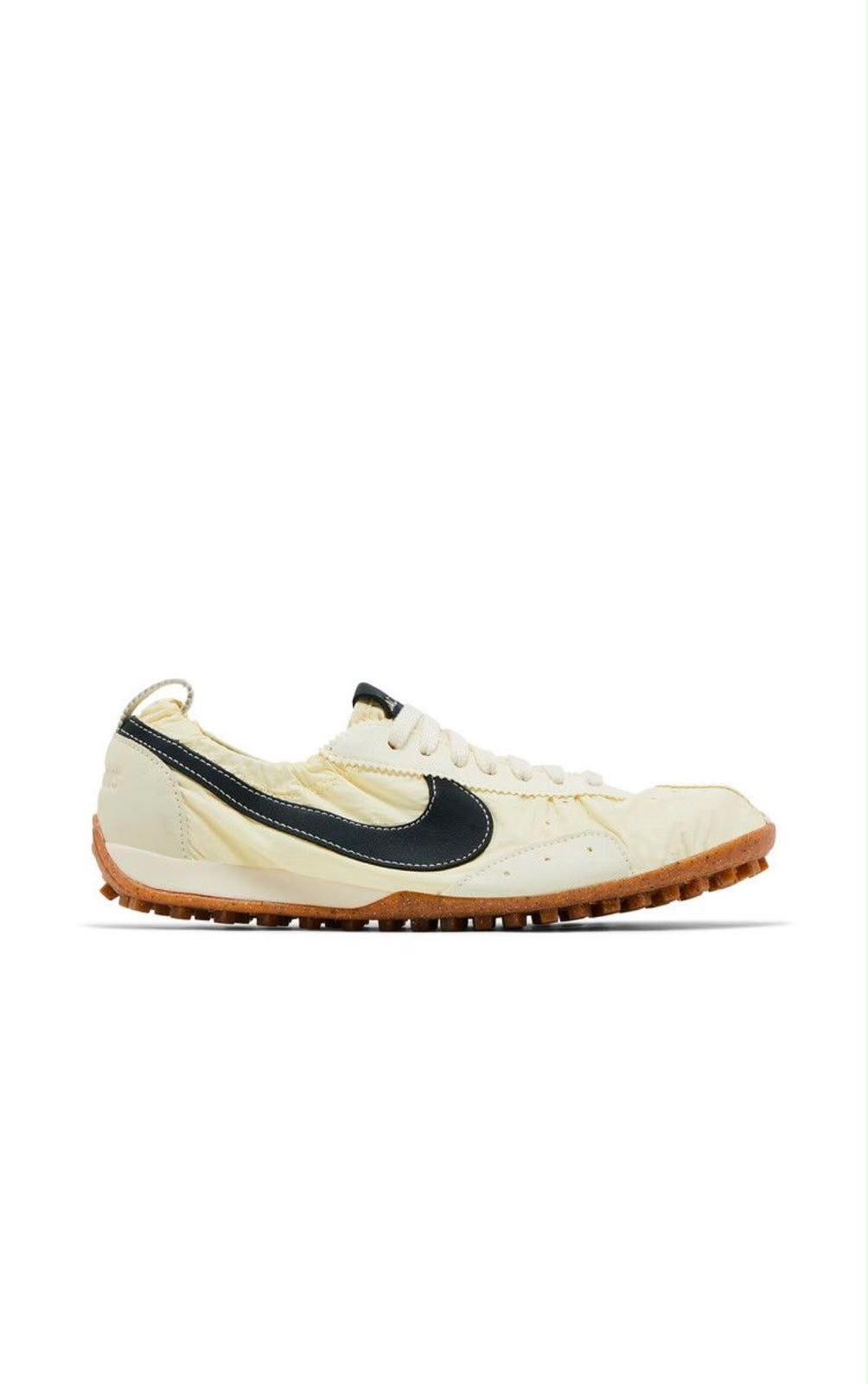 Nike Moon Shoe SP
Jacquemus Alabaster