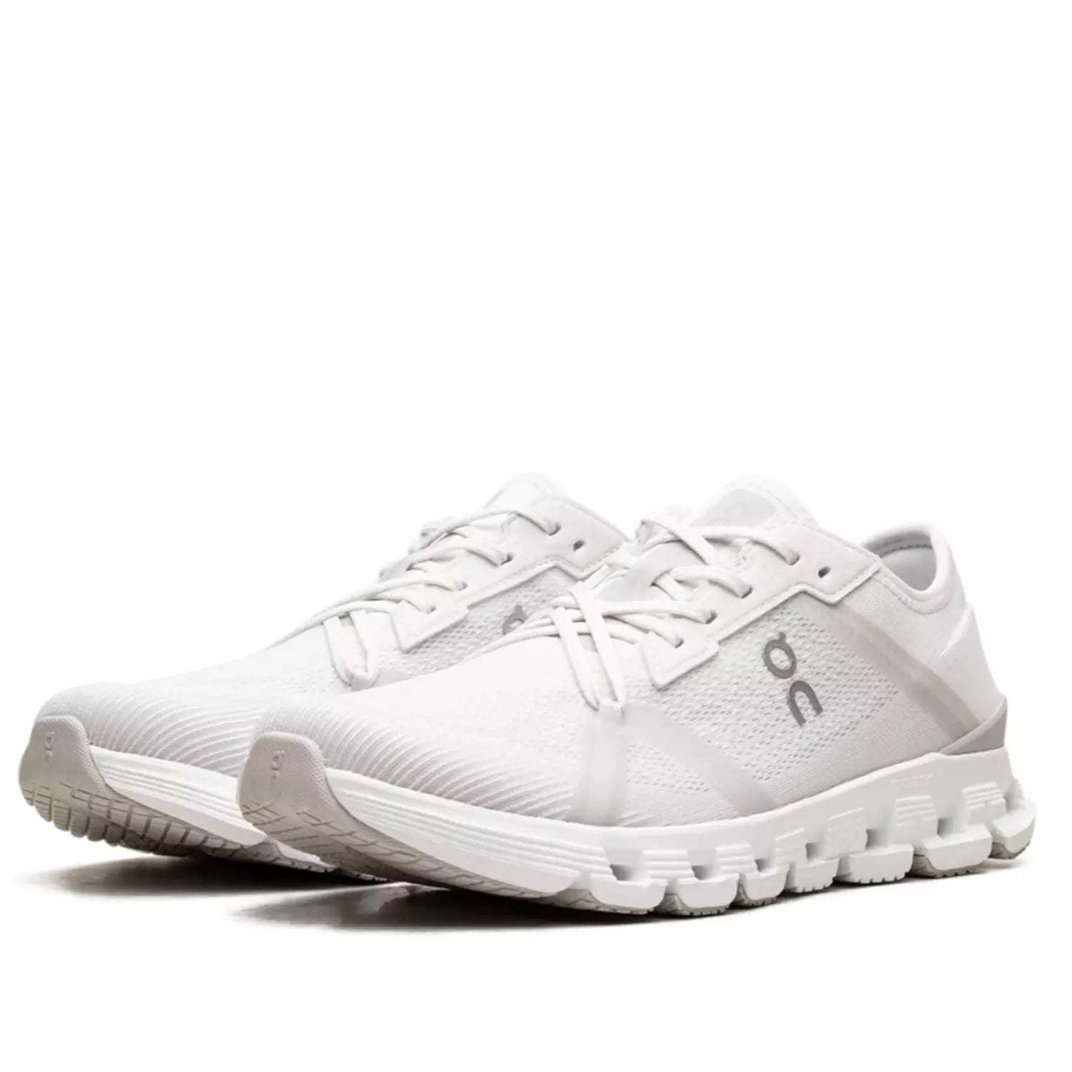 On Running Cloud X 4 AD White Wolf