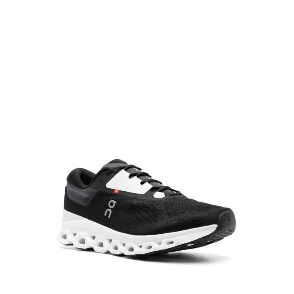 On CloudStratus 3 Black Frost